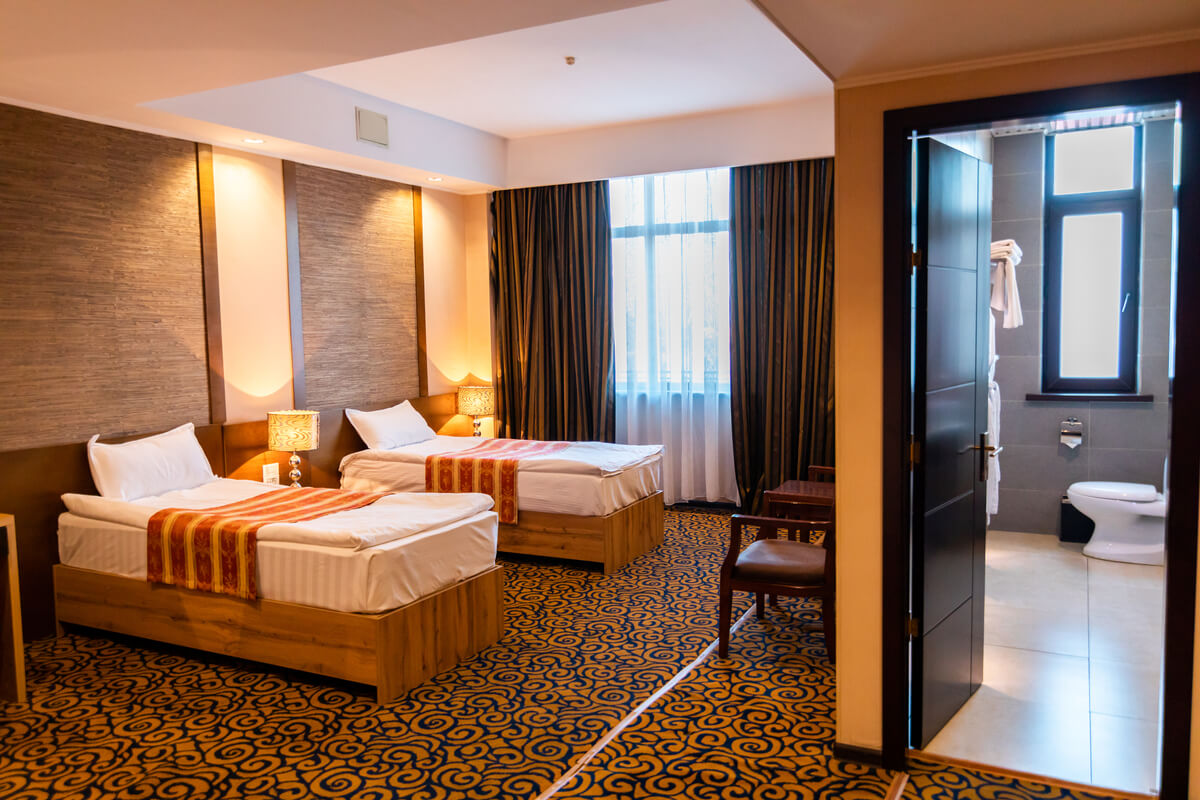 standard-twin-room-in-hotel-VAMNZM5.jpg
